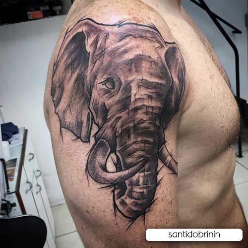 tatuaje de elefante de técnica mixta