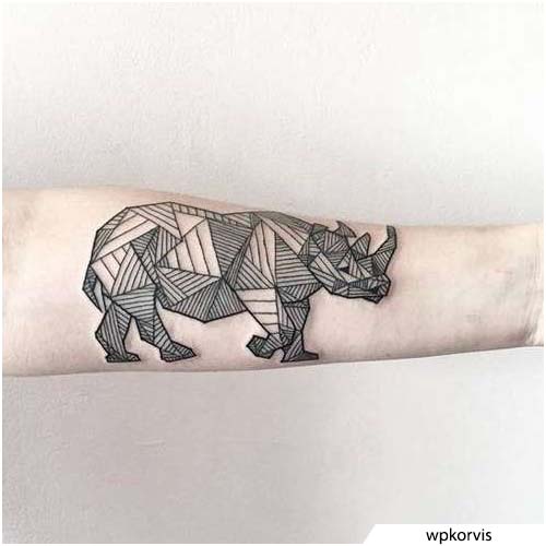 tatuaje geométrico de rinoceronte