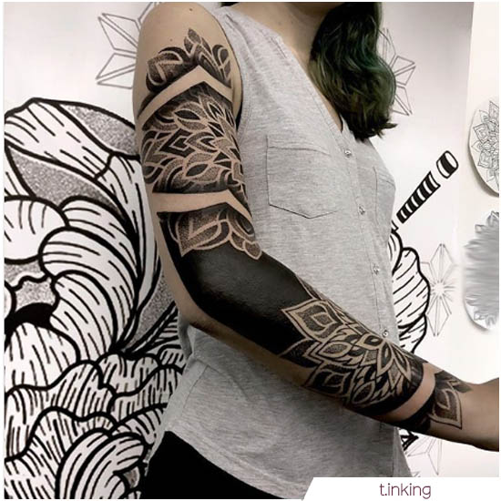 tatuaje mandala blackwork brazo