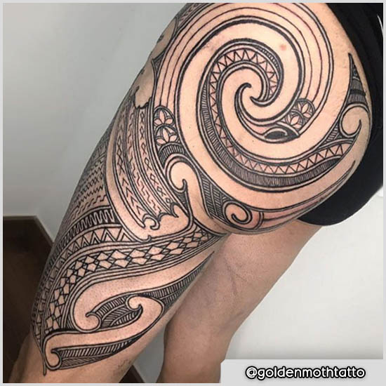 tattoo maori gluteo e gamba