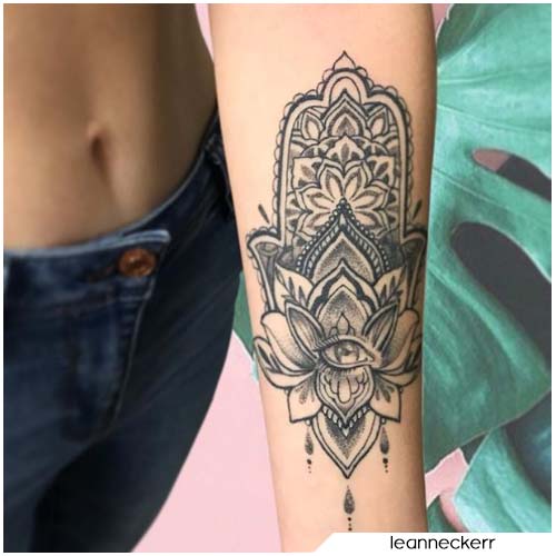 Tatuaje de mano del antebrazo izquierdo de Fátima