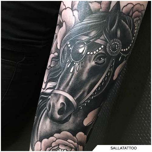 tatuaje de caballo negro