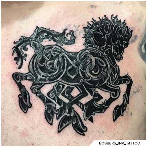tatuaje de caballo sleipnir
