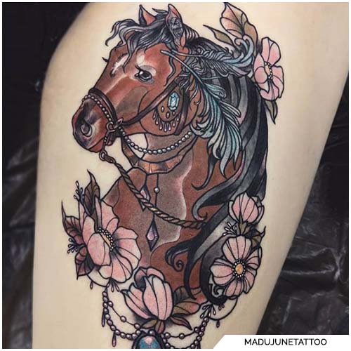Tatuajes de caballos muslo