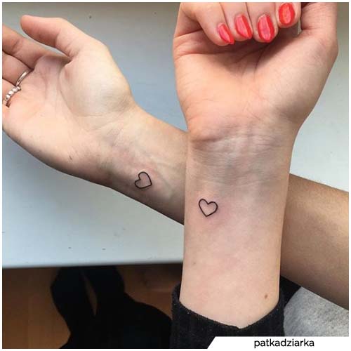 tattoo di coppia cuori polso