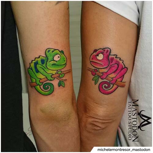 tatuaje de una pareja de camaleones
