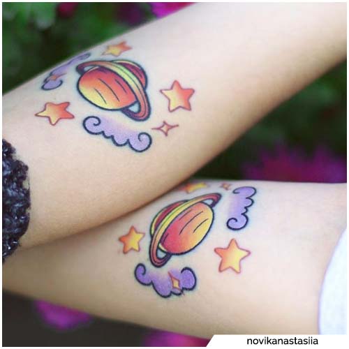 tatuajes de planetas de pareja