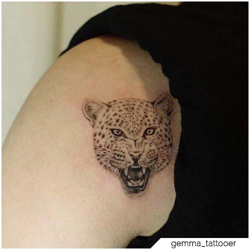 tatuaje de mini leopardo realista