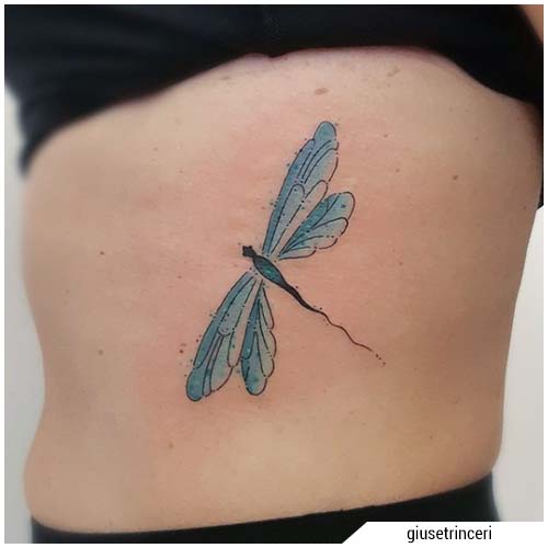 tatuajes mujer libélula costo