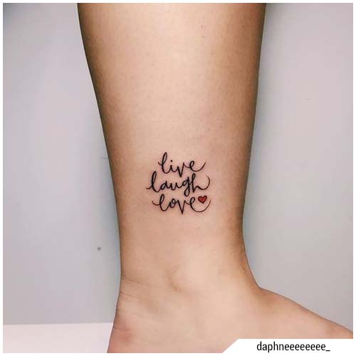 tatuaggi donna live laugh love